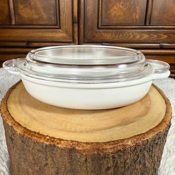 Vintage CorningWare Oval 14oz Handled Baker with Pyrex Handled Glass Lid - Picture 7 of 14